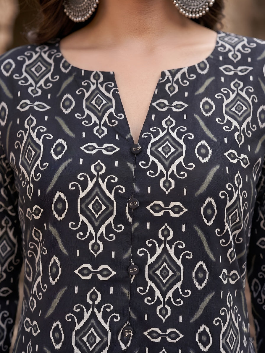 Printed Straight Kurta with Three Quarter Sleeves
