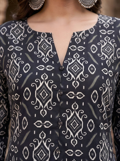 Printed Straight Kurta with Three Quarter Sleeves