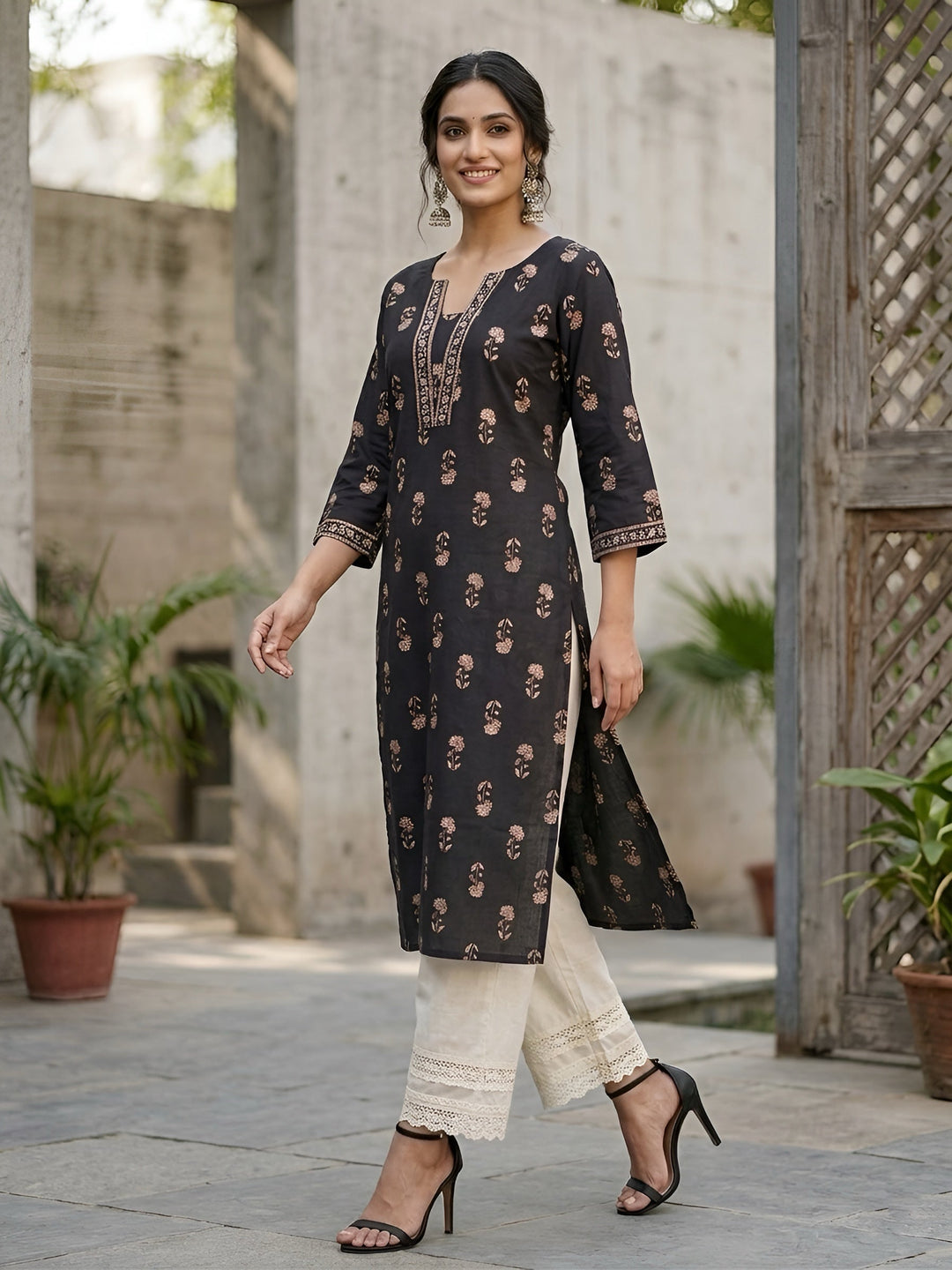 Printed Straight Kurta with Three Quarter Sleeves