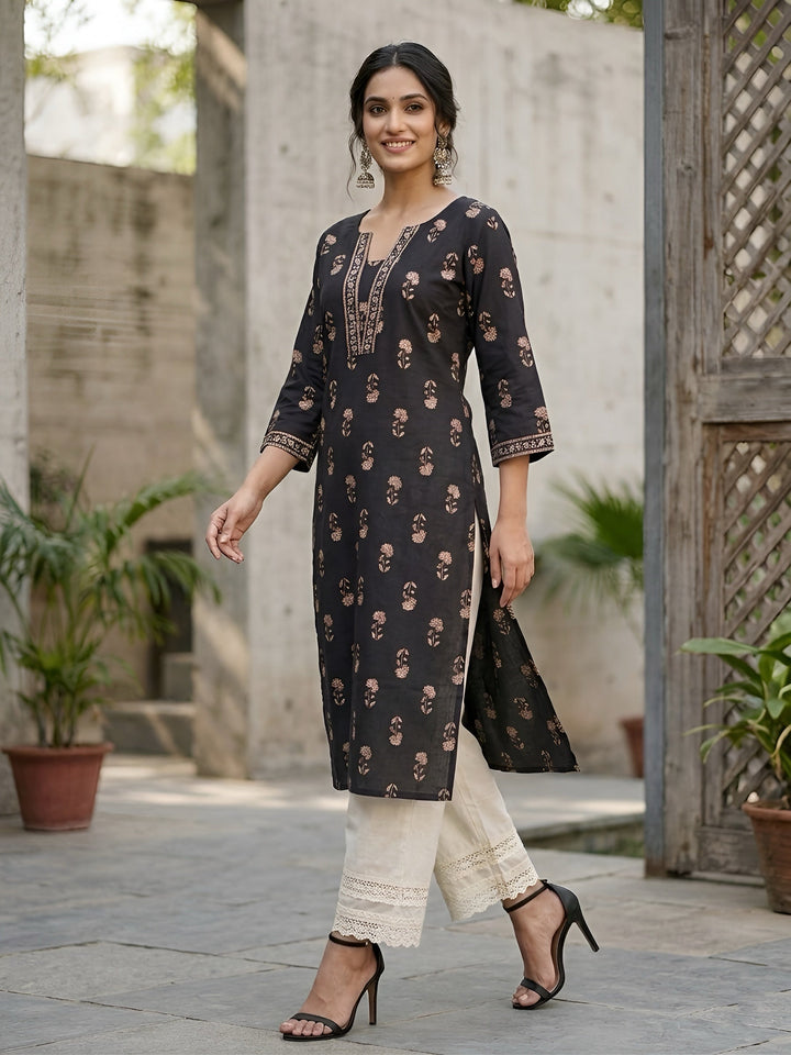 Printed Straight Kurta with Three Quarter Sleeves