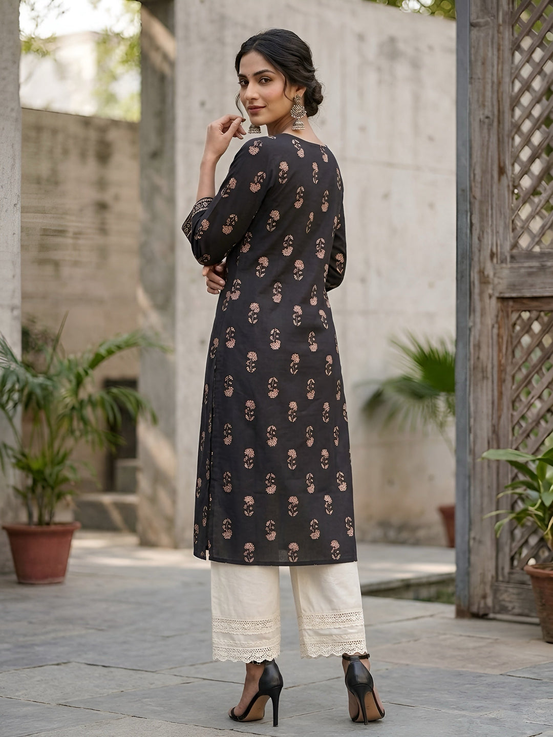 Printed Straight Kurta with Three Quarter Sleeves