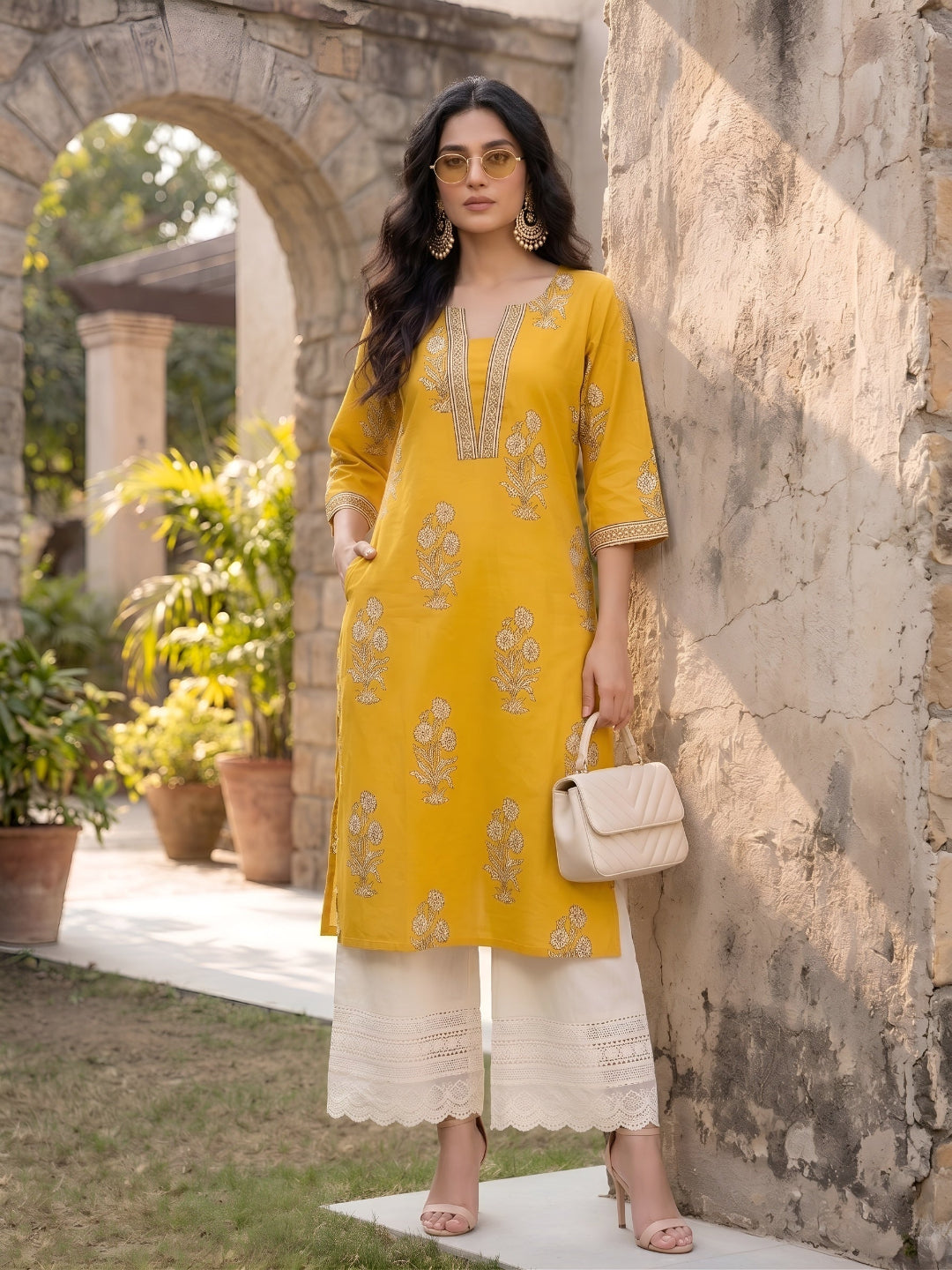 Printed Straight Kurta with Three Quarter Sleeves