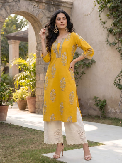 Printed Straight Kurta with Three Quarter Sleeves
