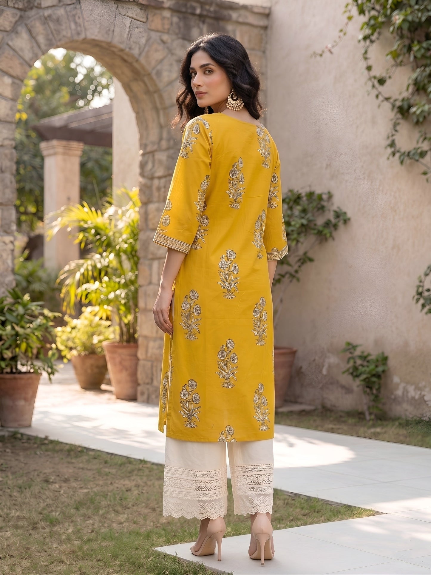 Printed Straight Kurta with Three Quarter Sleeves