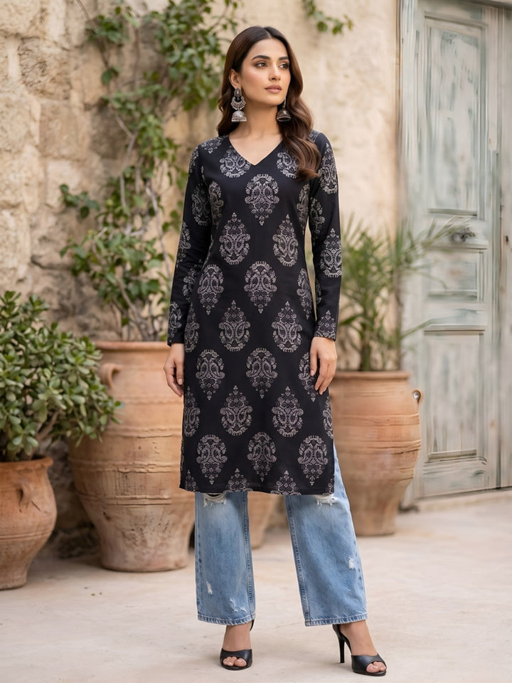 Printed Straight Kurta with Three Quarter Sleeves