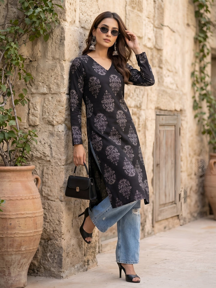 Printed Straight Kurta with Three Quarter Sleeves