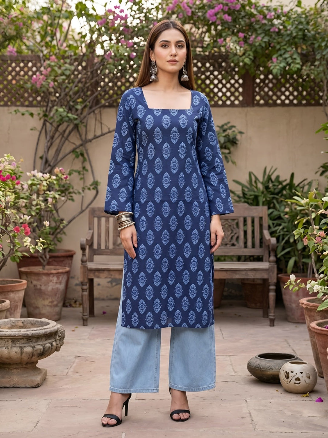 Printed Straight Kurta with Three Quarter Sleeves
