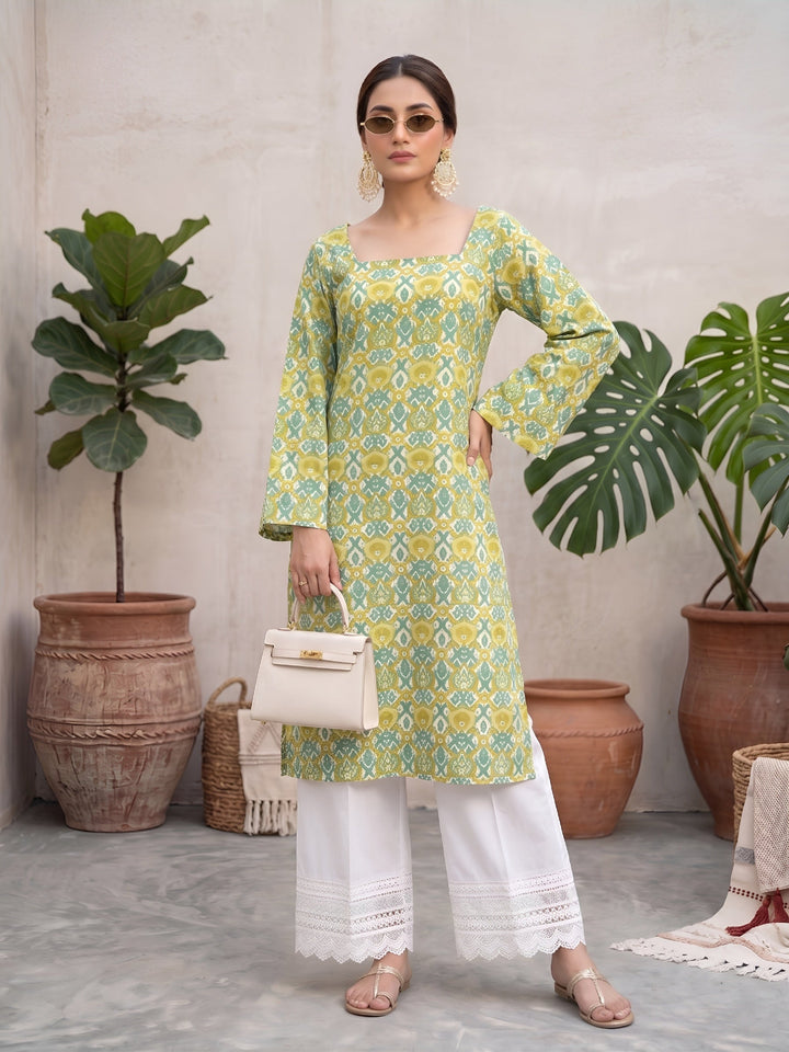 Printed Straight Kurta with Three Quarter Sleeves
