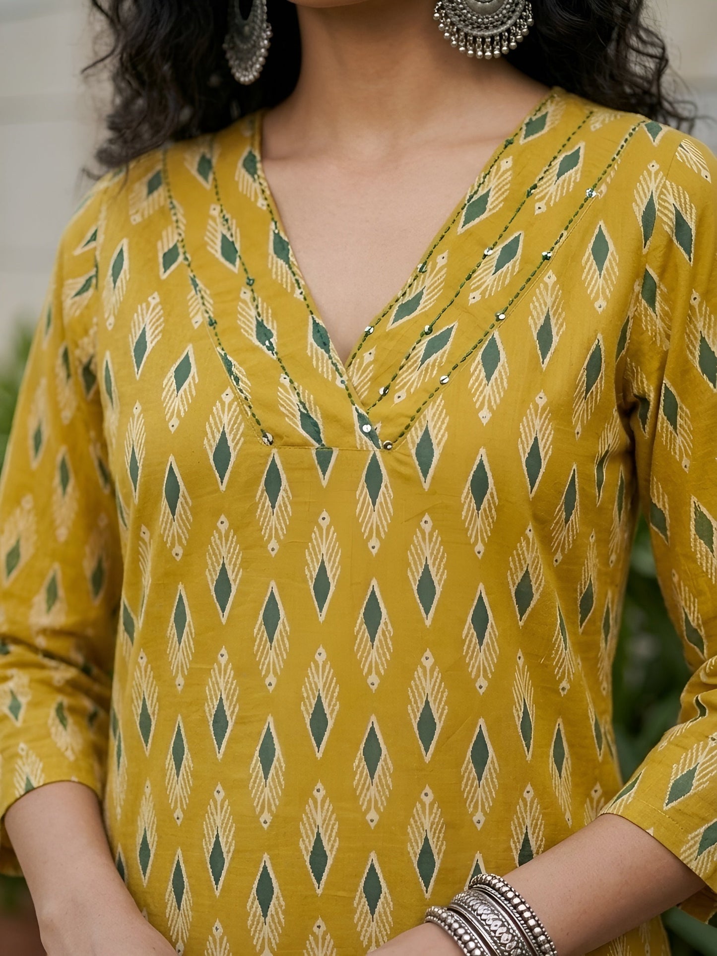 Printed Straight Kurta With Three Quarter Sleeves