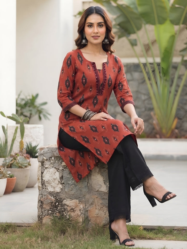 Printed Straight Kurta With Three Quarter Sleeves