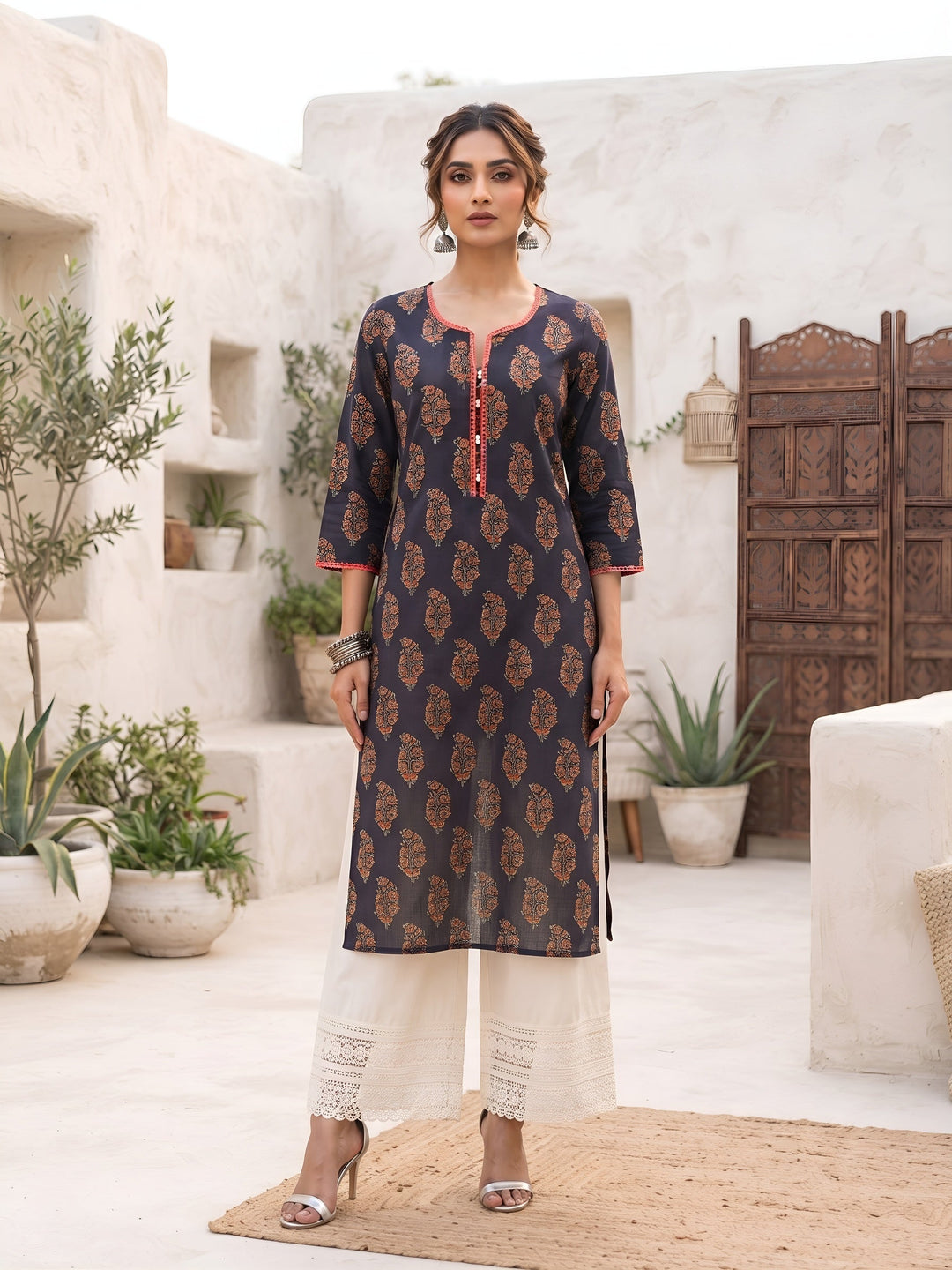 Printed Straight Kurta with Three Quarter Sleeves