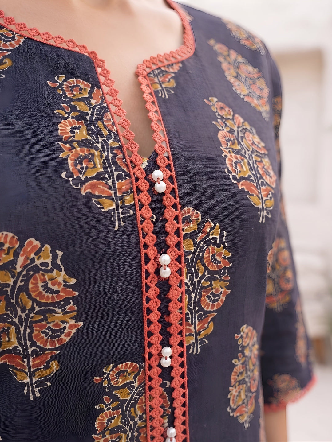 Printed Straight Kurta with Three Quarter Sleeves
