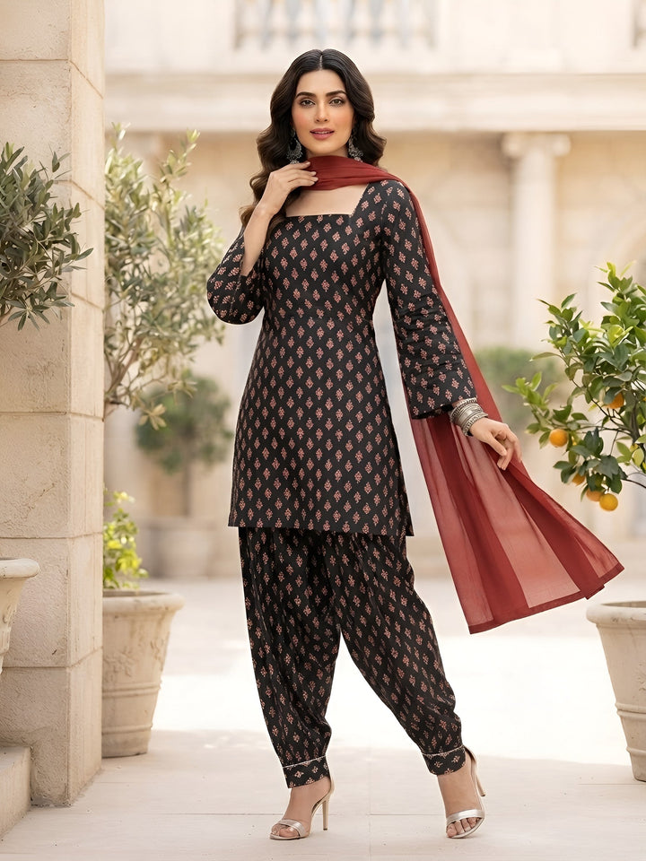Printed Kurta With Farsi Salwar &amp; Dupatta