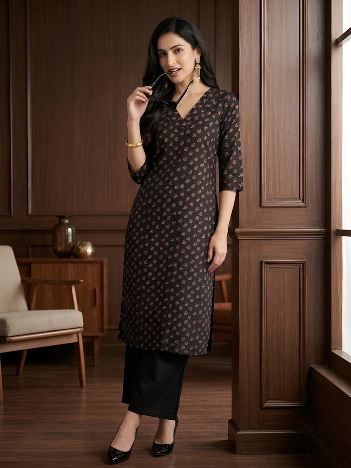 Printed Straight Kurta with Three Quarter Sleeves