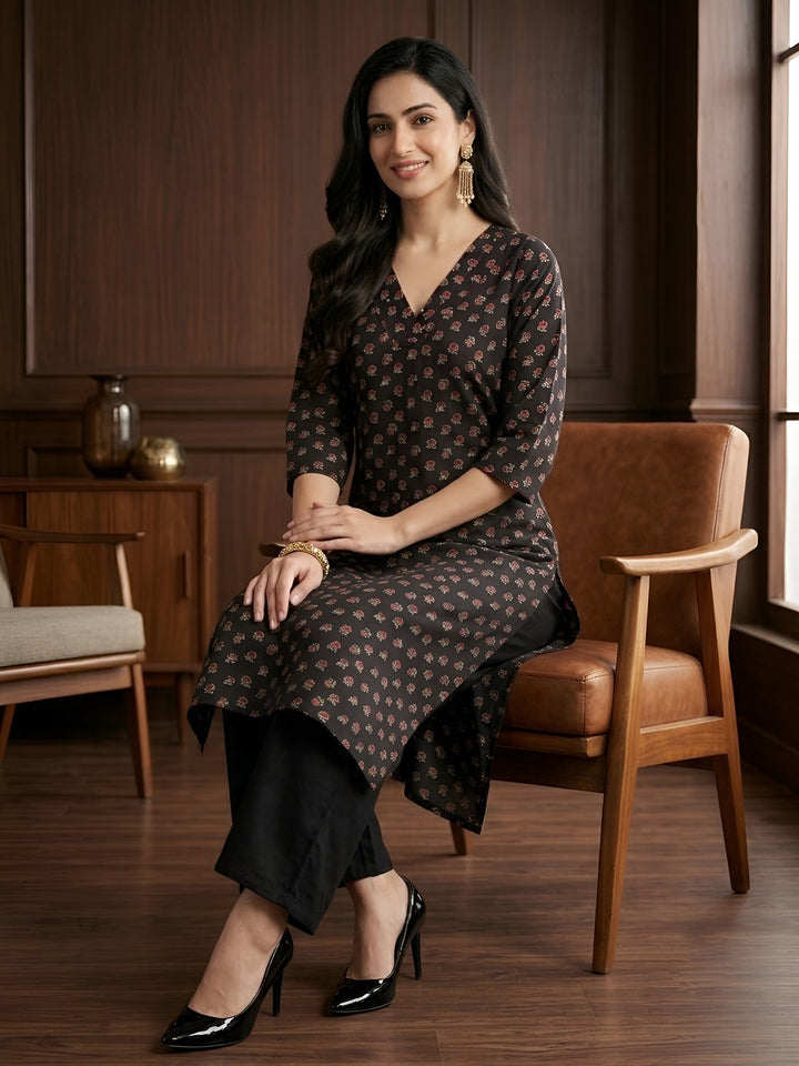 Printed Straight Kurta with Three Quarter Sleeves