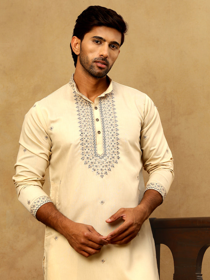Men’S Silk Blend Embroidered Kurta