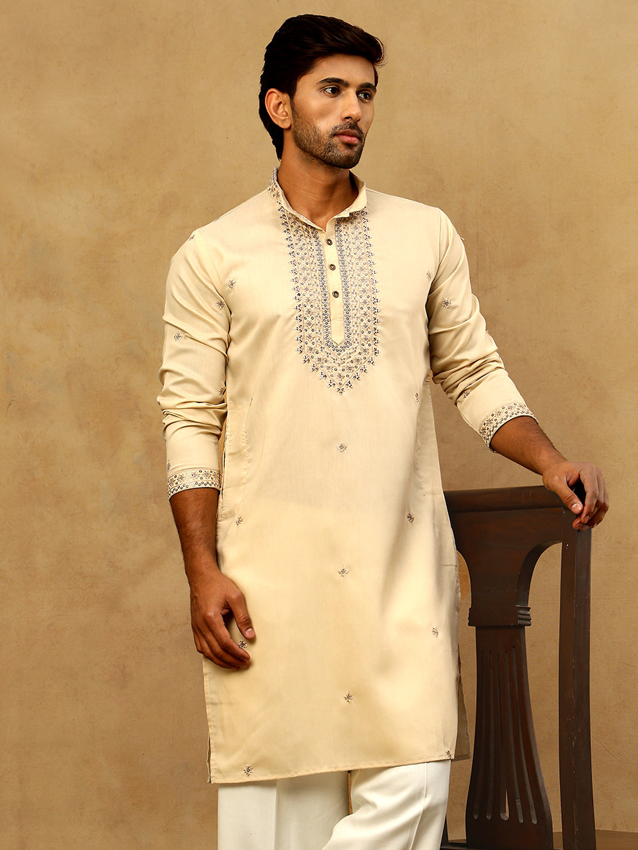 Men’S Silk Blend Embroidered Kurta