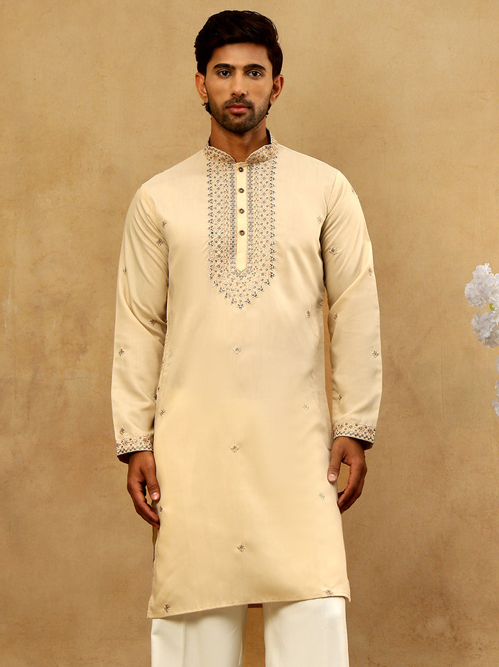 Men’S Silk Blend Embroidered Kurta