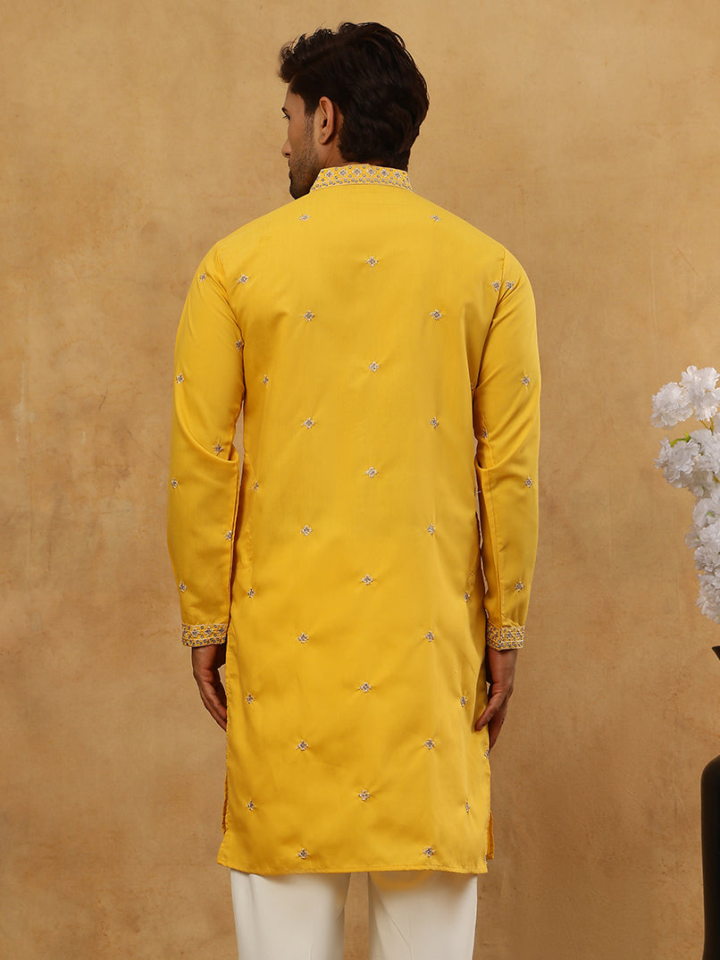 Men’S Silk Blend Embroidered Kurta