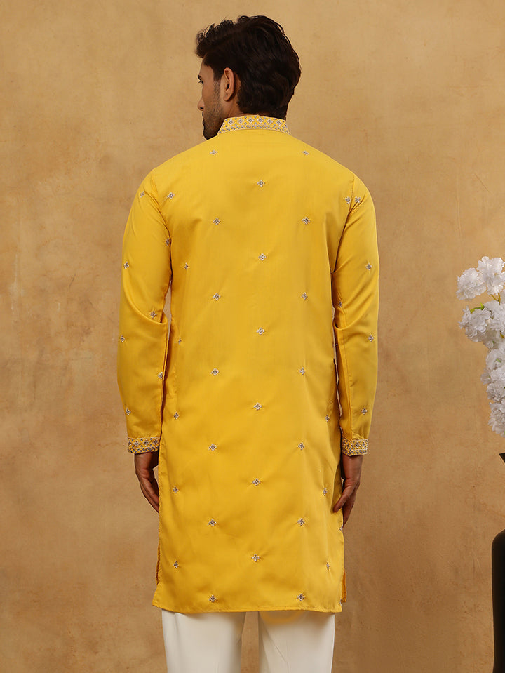 Men’S Silk Blend Embroidered Kurta