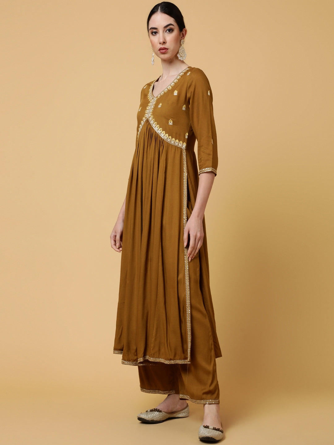 Rayon Calf Length Solid Semi-Flared 3/4 Sleeves V-Neck Kurta Bottom Set