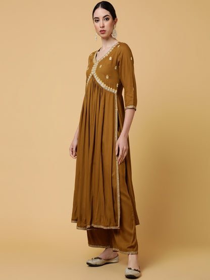 Rayon Calf Length Solid Semi-Flared 3/4 Sleeves V-Neck Kurta Bottom Set