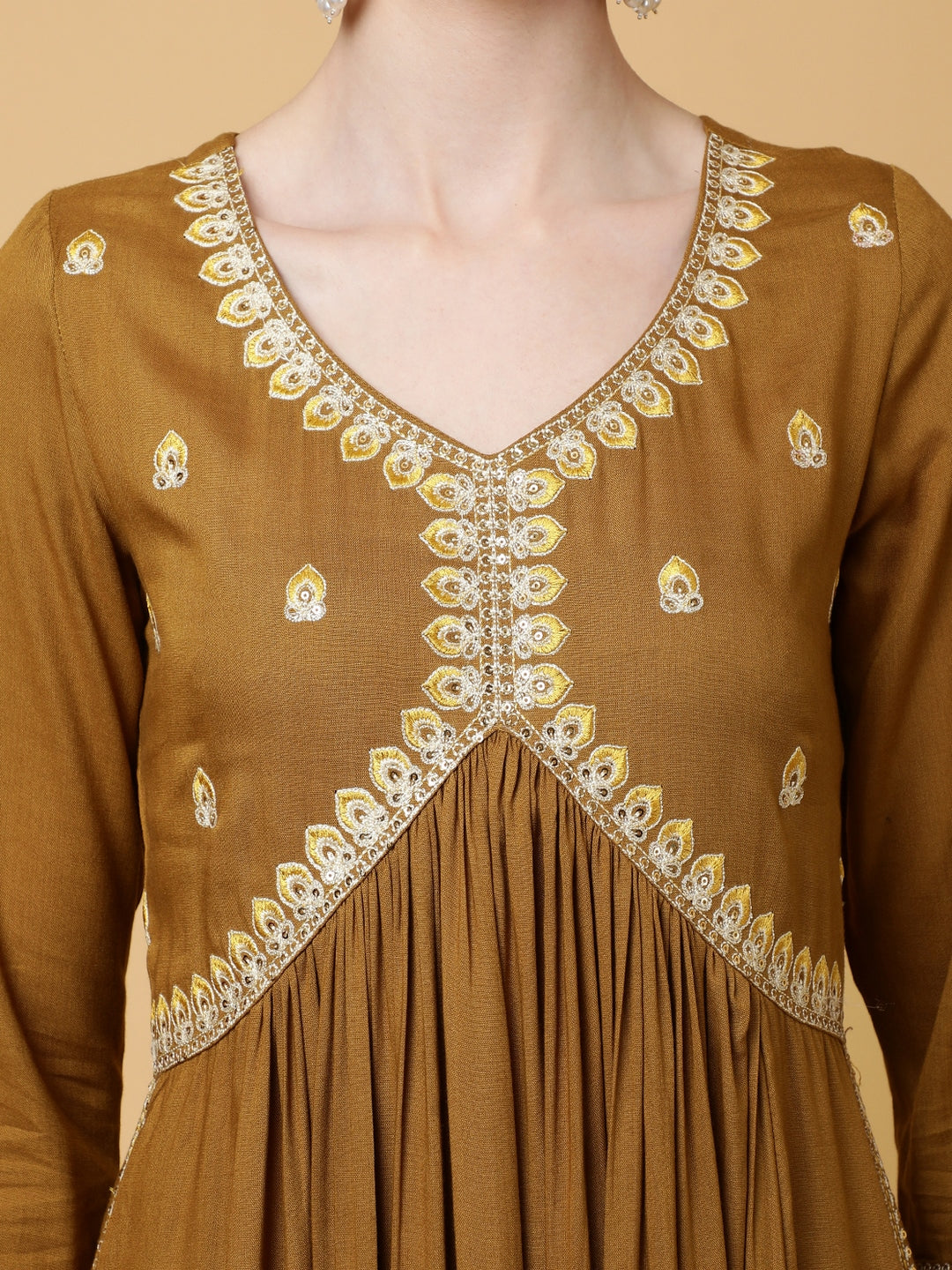 Rayon Calf Length Solid Semi-Flared 3/4 Sleeves V-Neck Kurta Bottom Set