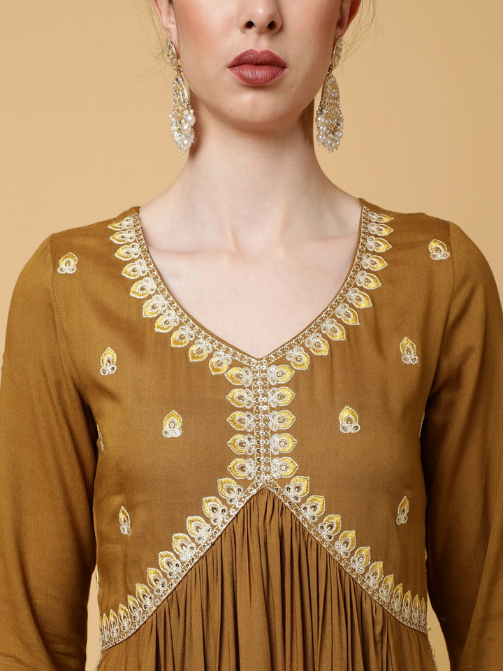 Rayon Calf Length Solid Semi-Flared 3/4 Sleeves V-Neck Kurta Bottom Set