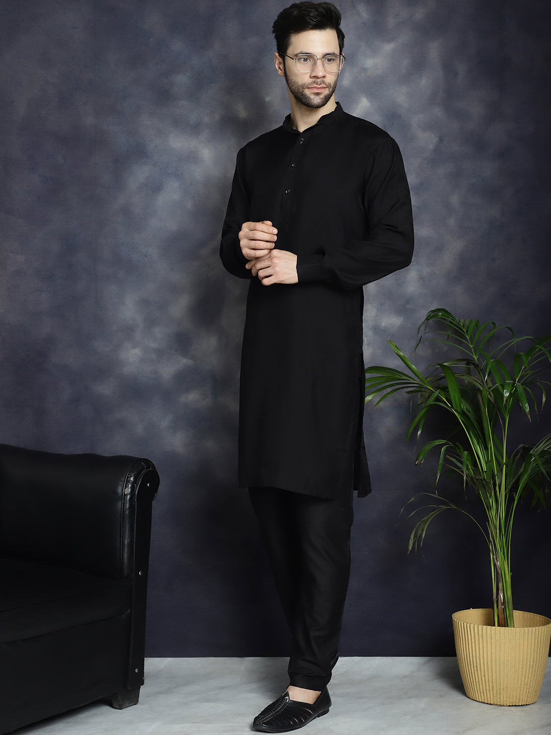 Solid Silk Blend Kurta With Churidar