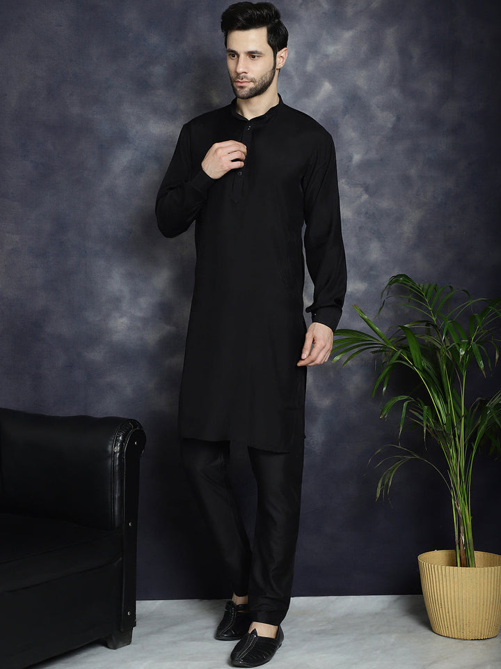 Solid Silk Blend Kurta With Churidar
