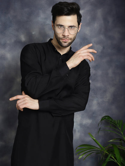 Solid Silk Blend Kurta With Churidar