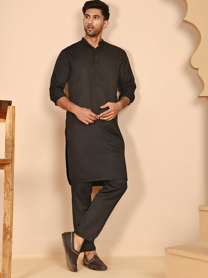 Classic Silk Blend Kurta Pyjama Set For Men