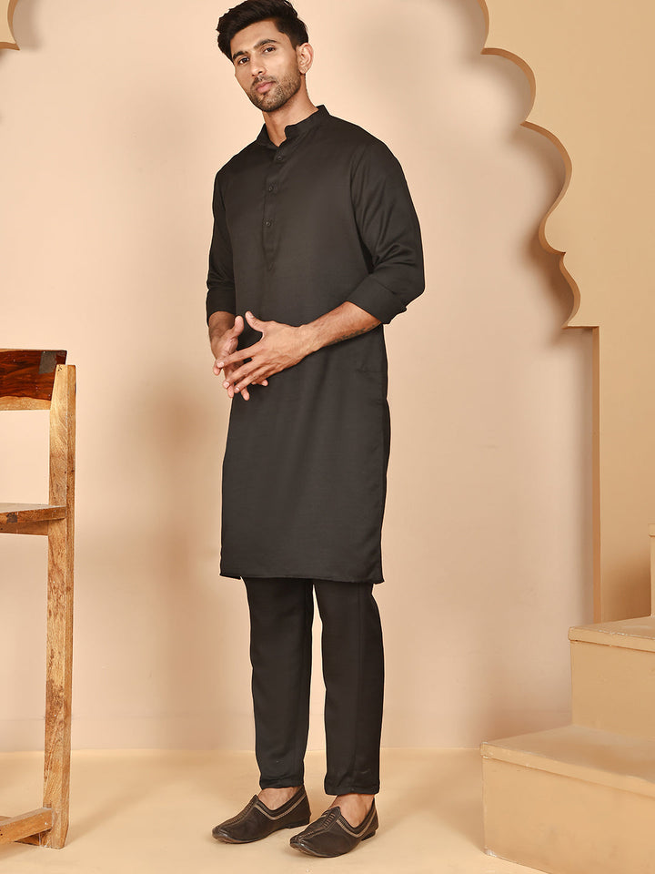 Classic Silk Blend Kurta Pyjama Set For Men