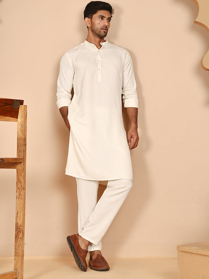 Classic Silk Blend Kurta Pyjama Set For Men