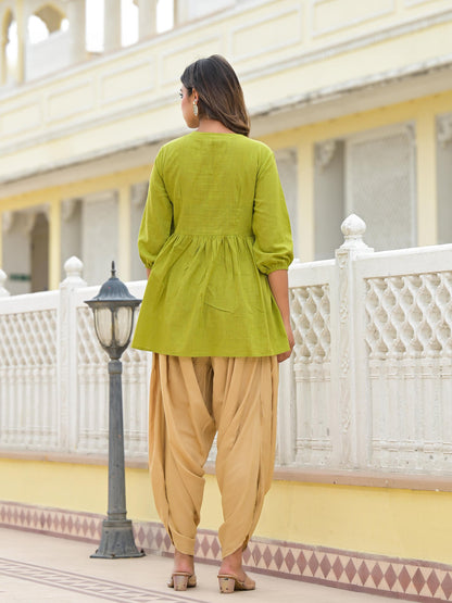 Women Gold Ethnic Motif Printed Cotton Top And Pant Co-Ord Set With Zari Work