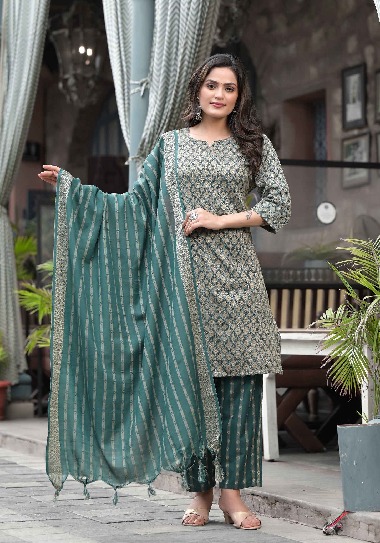 Green Geometric Printed Cotton Kurta Pant Set With Tassels On Dupatta