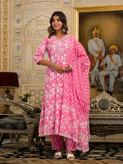 Pink Floral Printed Liva Rayon Kurta Set With Thread & Mirror Work