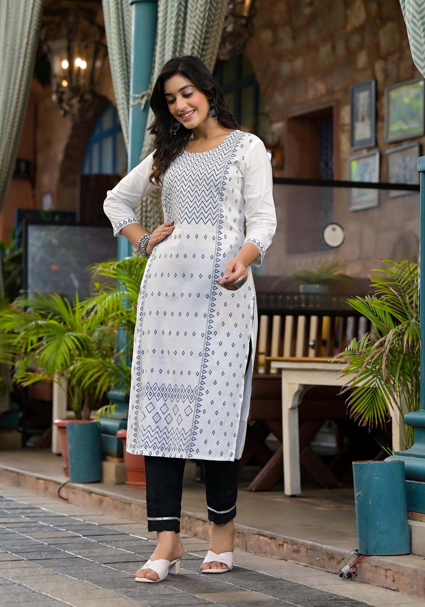 White Ethnic Motif Printed Rayon Kurta With Straight Hemline