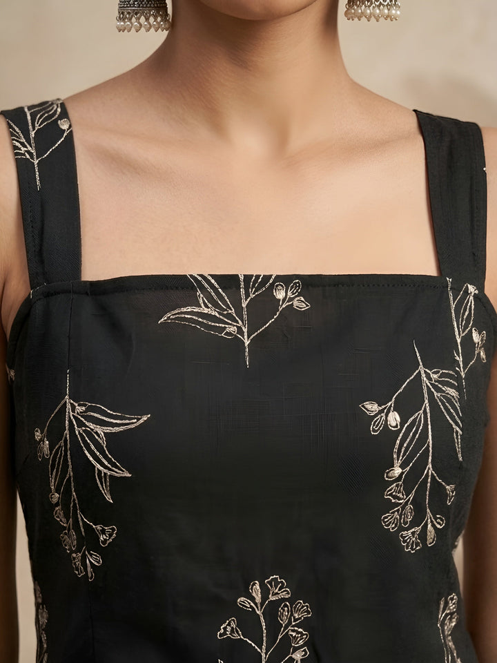 Printed Straight Sleeveless Top