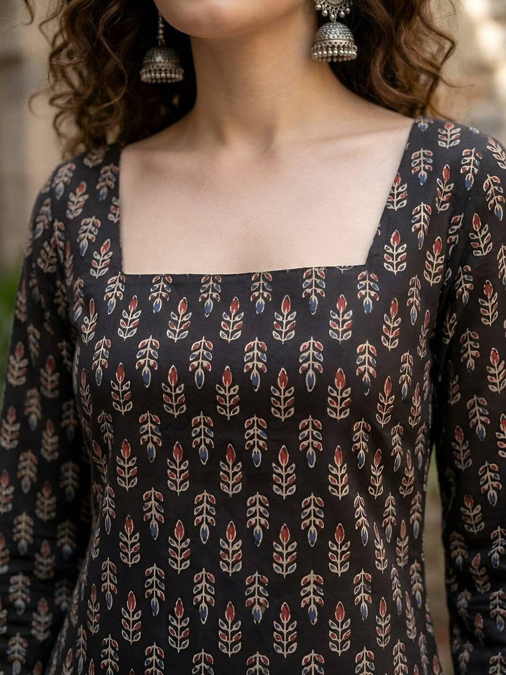 Ethnic Printed Straight Kurtis
