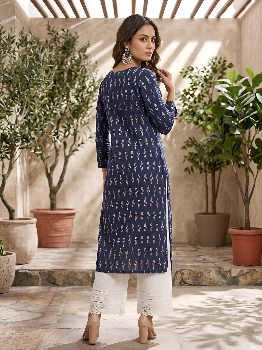 Printed Straight Kurta with Three Quarter Sleeves