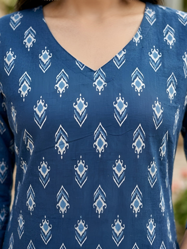 Printed Straight Kurta with Three Quarter