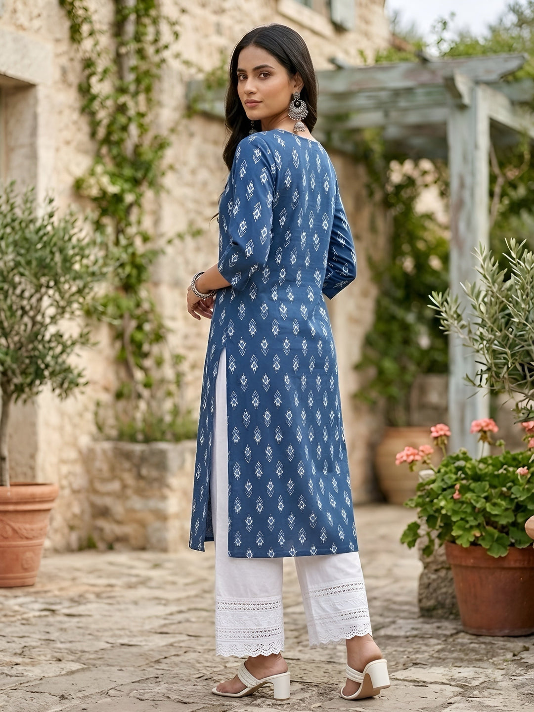 Printed Straight Kurta with Three Quarter