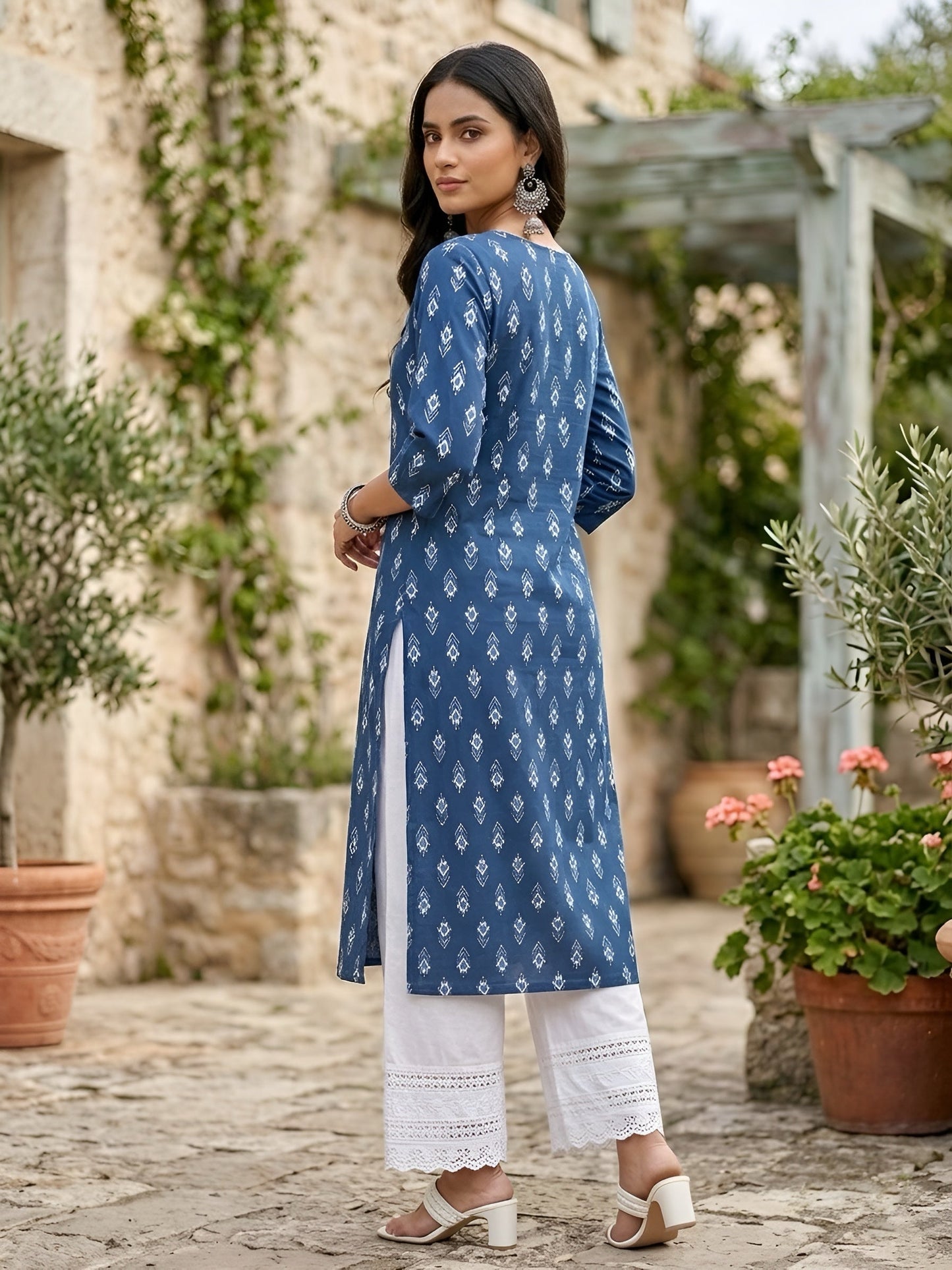 Printed Straight Kurta with Three Quarter