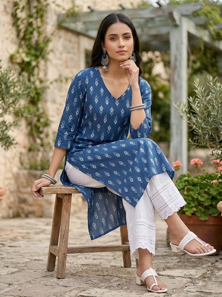 Printed Straight Kurta with Three Quarter