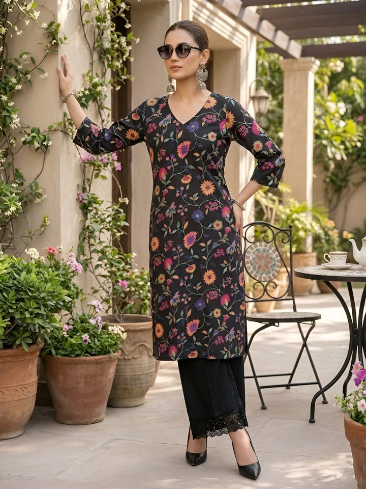 Printed Straight Kurta with Three Quarter