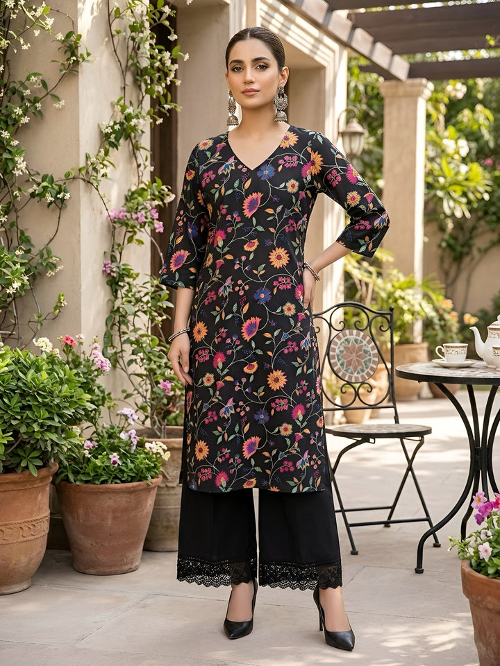 Printed Straight Kurta with Three Quarter