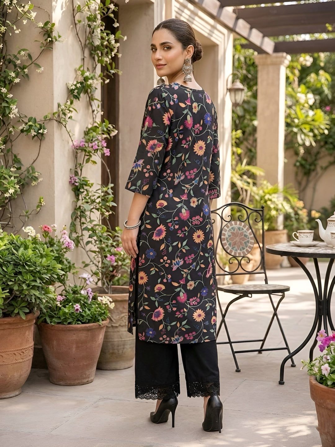 Printed Straight Kurta with Three Quarter