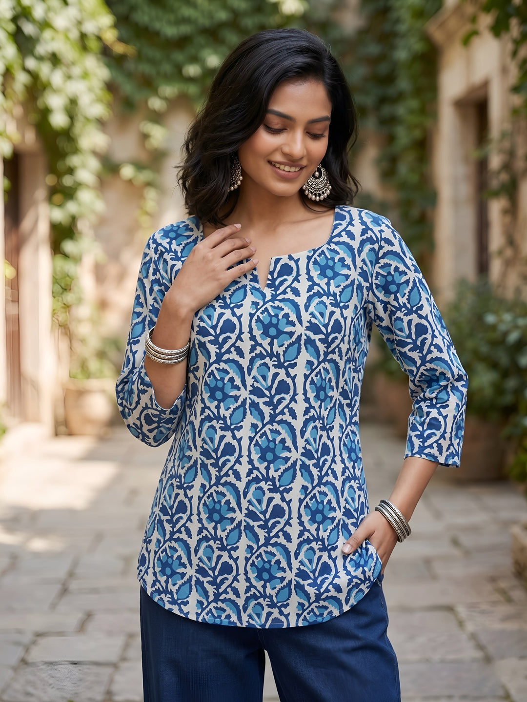 Printed Straight Tunic With Tie-up Neck