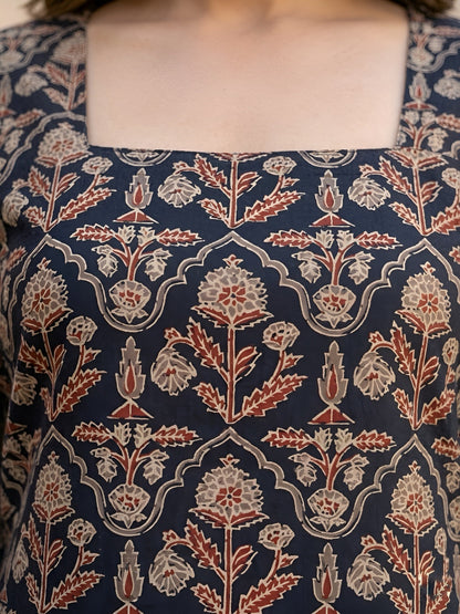 Printed Straight Kurta with Three Quarter Sleeves